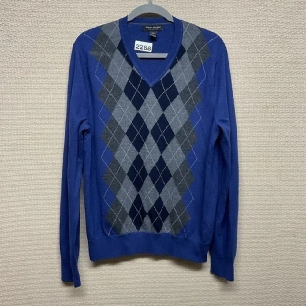 Banana Republic Blue Argyle V-Neck Sweater Men L China 100% Merino Wool Hand Was